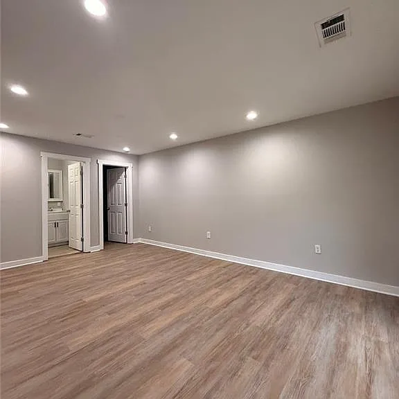 657 Robert E Lee Pkwy — Photo 15