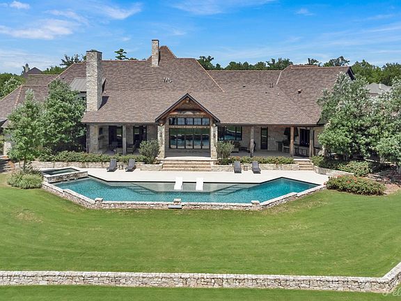 4th image of 1400 Suwannee Ln