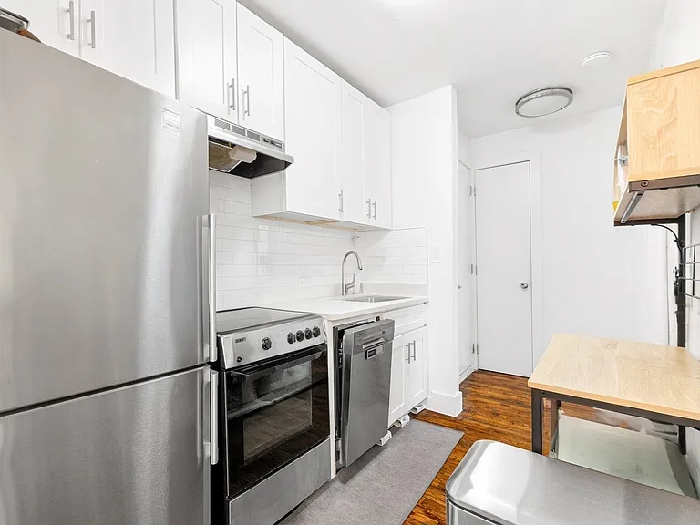 416 W 23rd St #3A — Photo 4