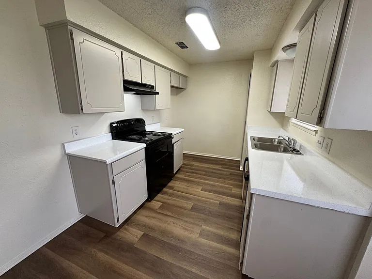 6225 Stardust Dr S — Photo 10