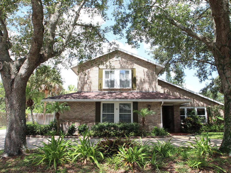 2nd image of 556 Lake Ashley Cir