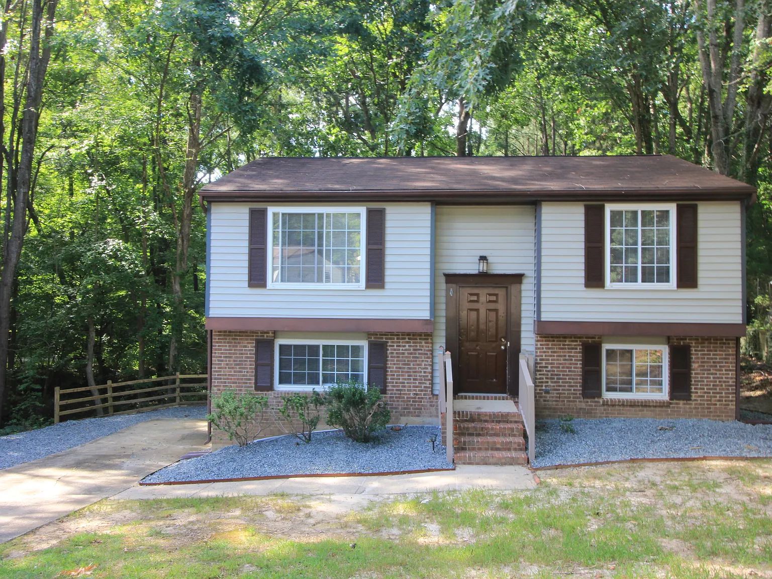 4 bed, 2.0 bath, $2,000 — Photo 1