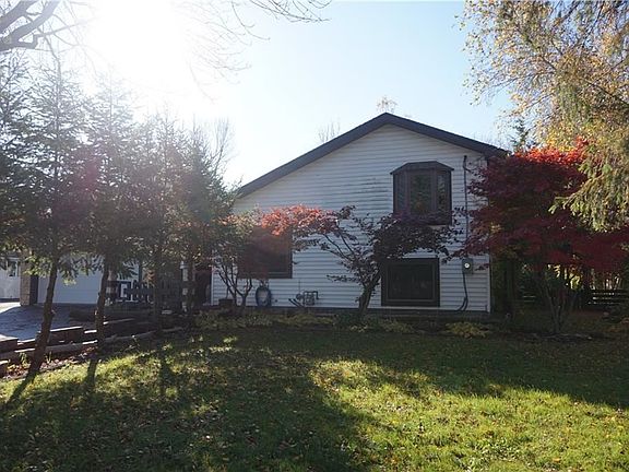 2nd image of 643 Lake Shore Dr