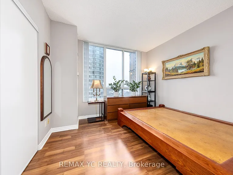 28 Byng Ave #802 — Photo 12