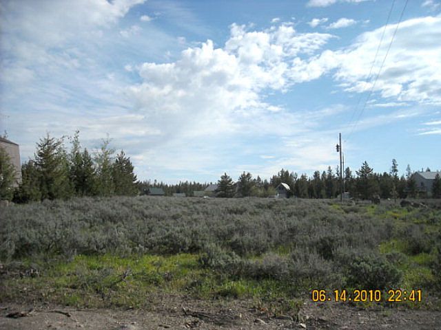 1st image of 3747 N Robbins Cir