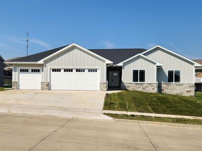 2249 Antler Ridge Dr, Asbury, IA, 52002