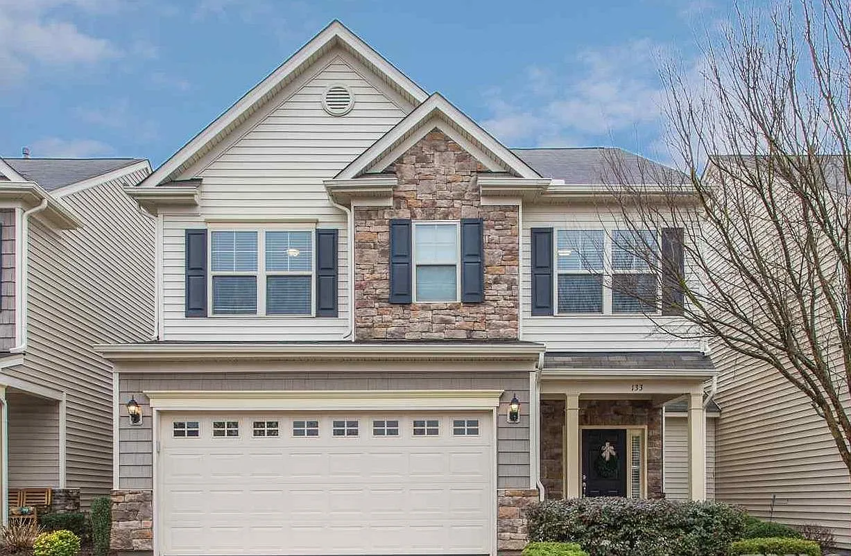 3 bed, 2.5 bath, 1895 sqft, $1,999 — Photo 1