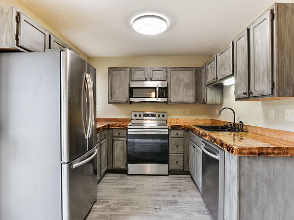 4th image of 111 Vixen Cir APT A