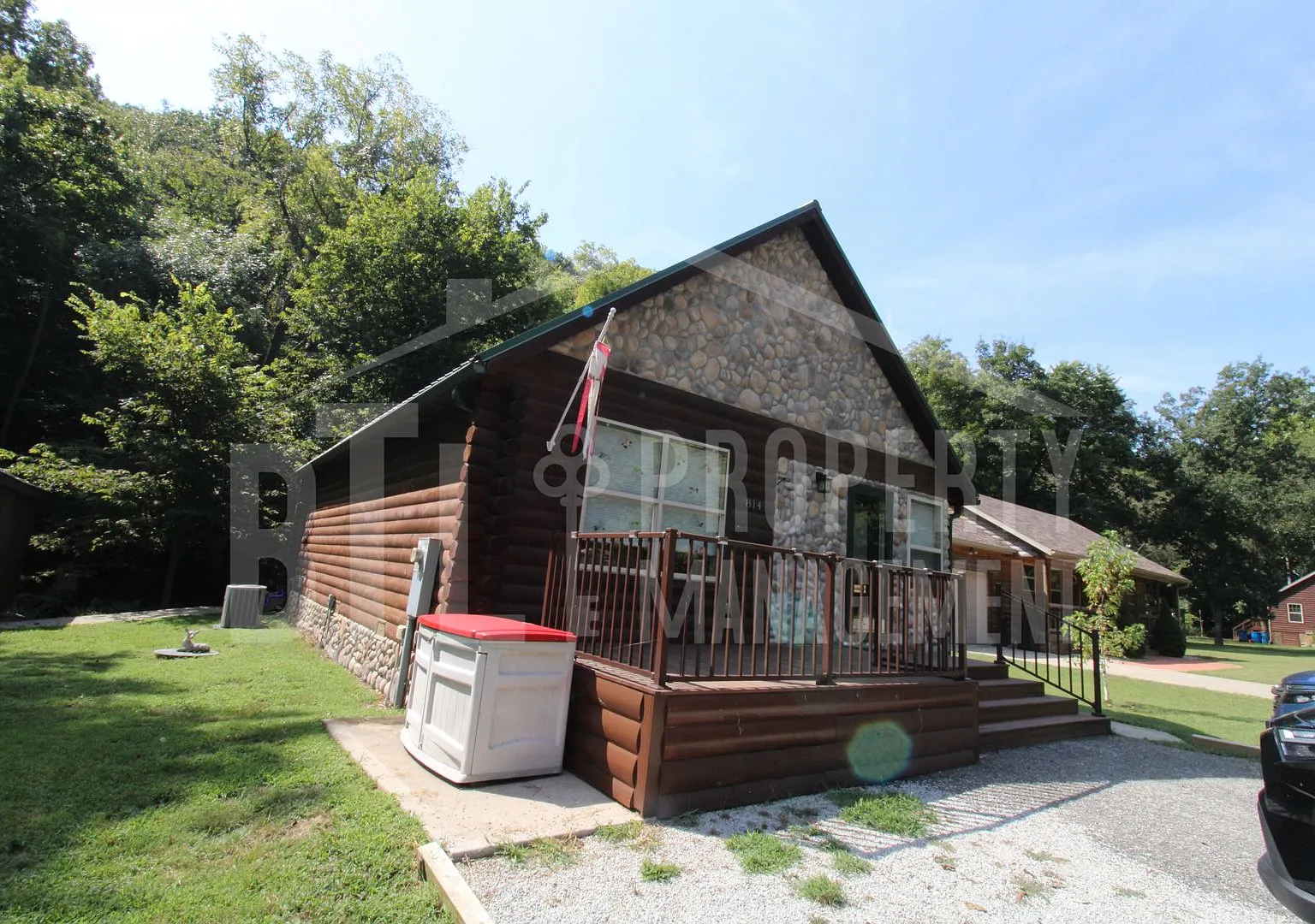 Charming 2 Bedroom Cabin with Creek in Blue Eye, MO — Photo 2