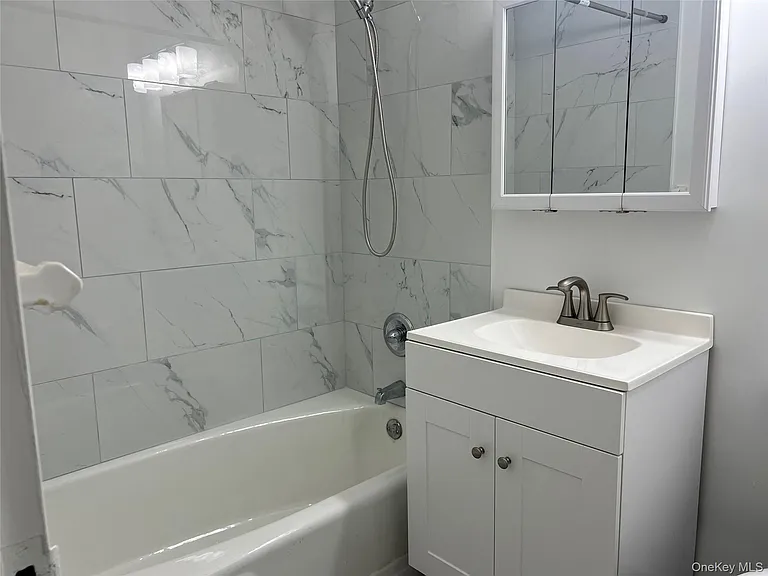 30 Lake St #2I — Photo 16