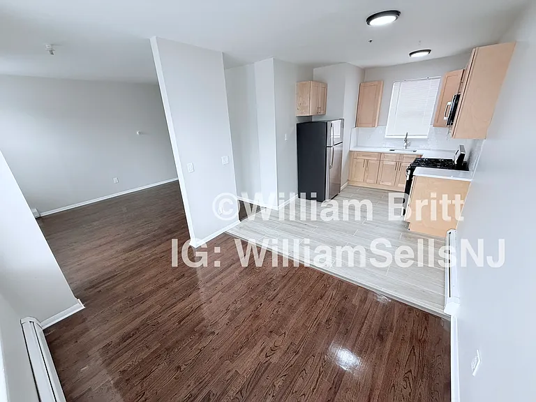 67-69 Brinkerhoff St #4D — Photo 2