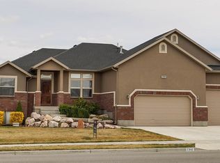 2392 N 2575 W, Farr West, UT 84404