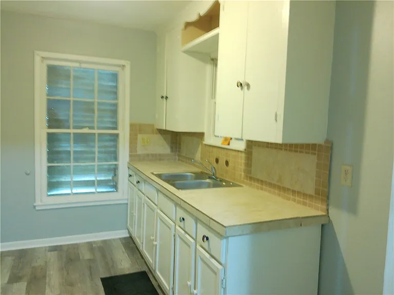 1722 Tarlton St — Photo 6