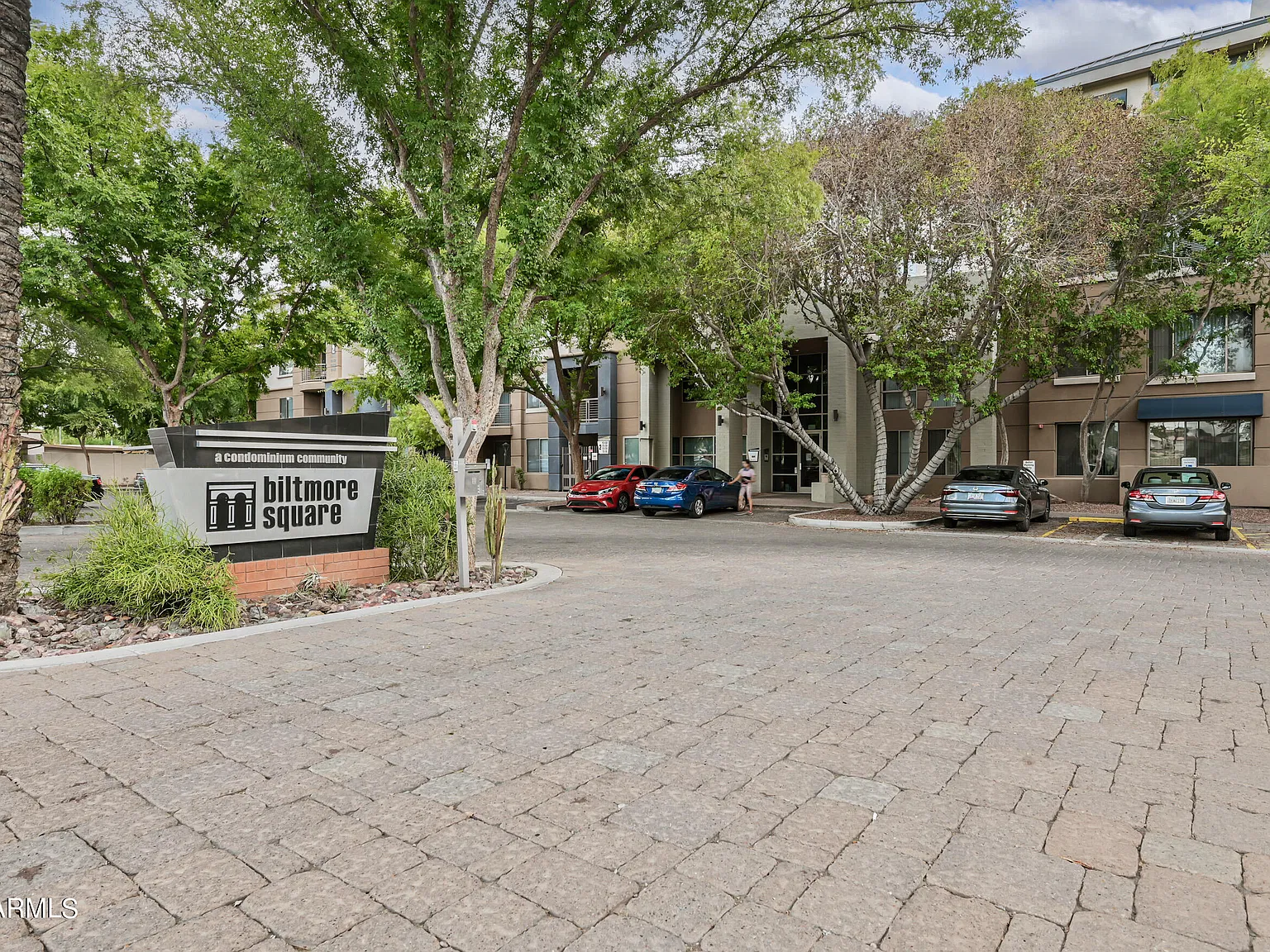 1 bed, 1.0 bath, 569 sqft, $1,200 — Photo 1