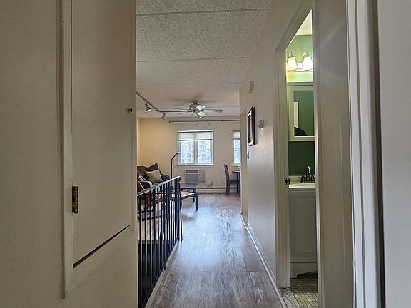 5th image of 1304 33rd Ave #2