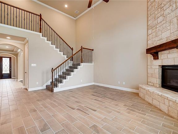 3rd image of 5011 Eureka Ln