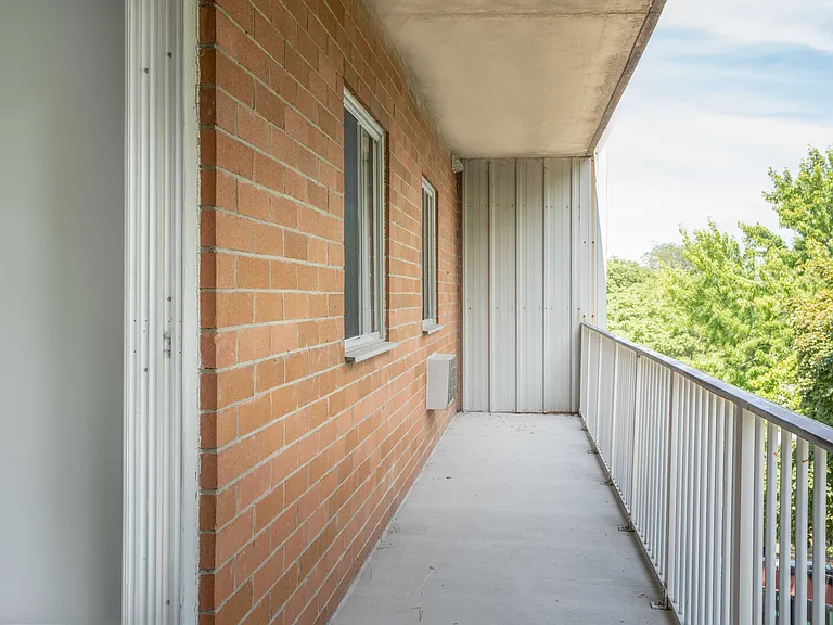 985 Maxwell St — Photo 23