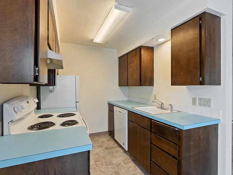 3128 E 28th Ave — Photo 12