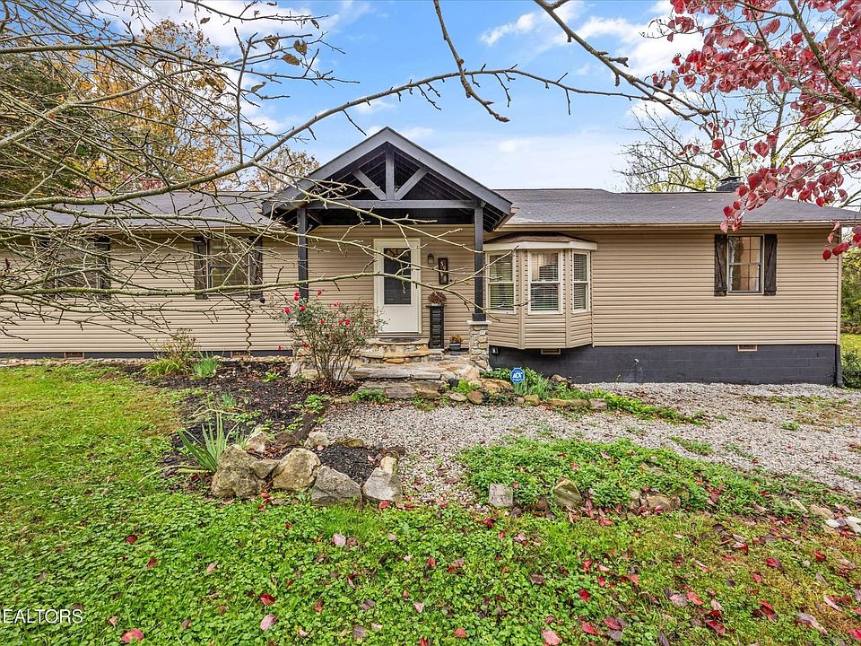 1st image of 1919 Everhart Ln