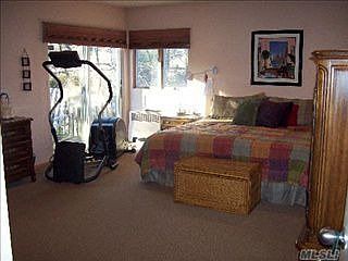 4th image of 40 Belmont Dr W