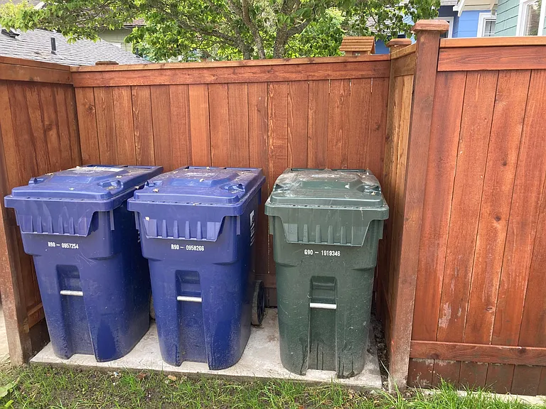 709 N Cedar St — Photo 37