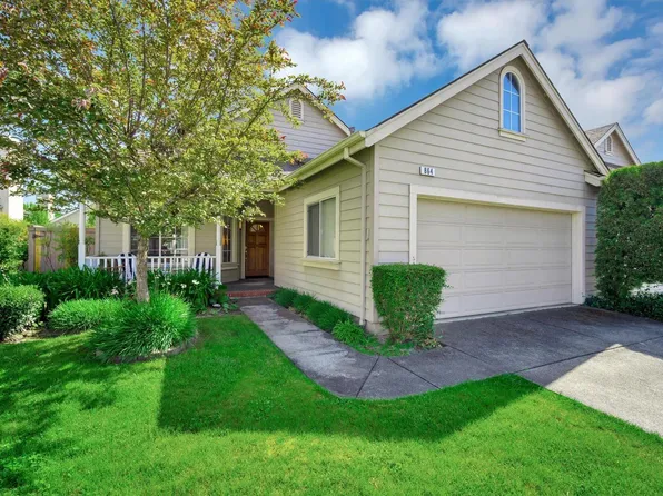 864 Bob Crosby Way, Windsor, CA 95492