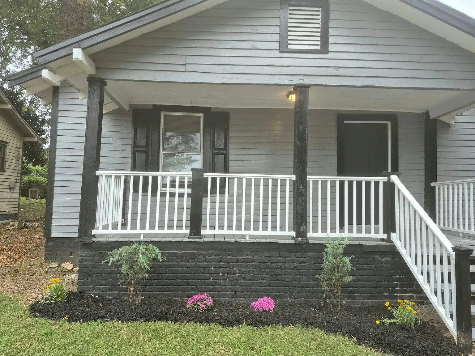 712 Douglas St — Photo 2