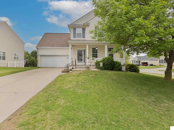 19827 E West Plains Rd, Gretna, NE 68028