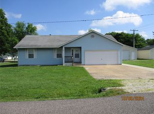 301 Parkdale St, Cuba, MO 65453