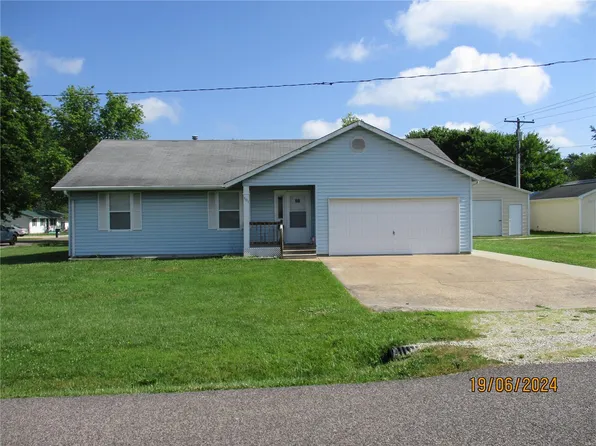 301 Parkdale St, Cuba, MO 65453