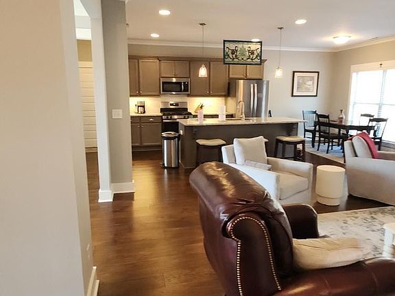 2nd image of 7044 Chatham Dr