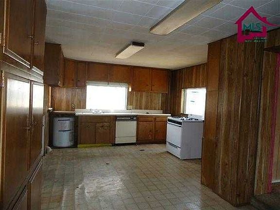 4th image of 609 Lucky St