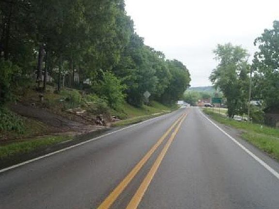4th image of 1102 W Main St