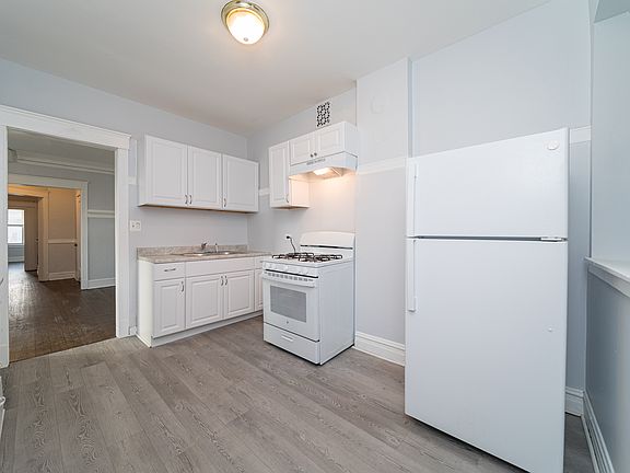 2nd image of 3135 N Cicero Ave APT 3