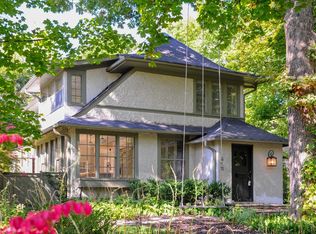 512 Moffett Rd, Lake Bluff, IL 60044