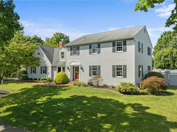 4961 Meadowview Dr, Macungie, PA 18062