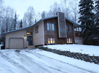17354 Laoana Ct, Eagle River, AK 99577