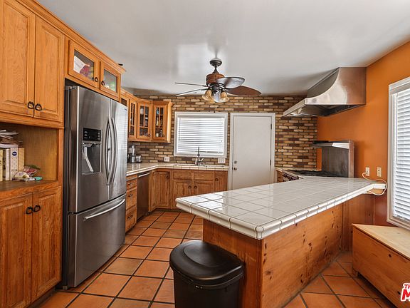 5th image of 8802 Guthrie Ave