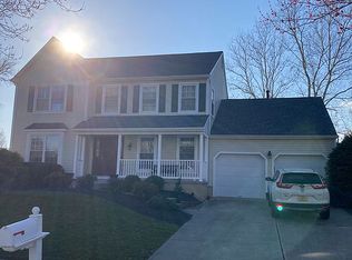 7 Country Squire Ln, Marlton, NJ 08053