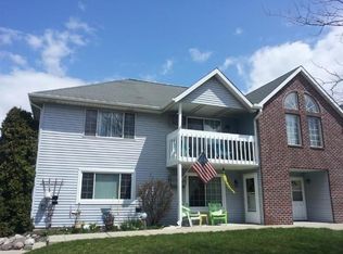 2008 Woodburn Rd, Waukesha, WI 53188
