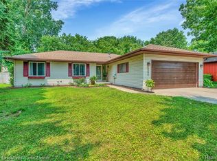 3296 Lake Dr, Fort Gratiot, MI