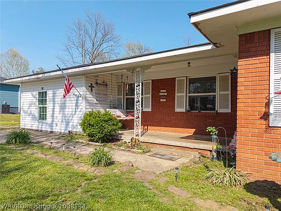 3rd image of 12 Mable Nell Rd