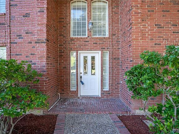 4th image of 2204 Monaco Dr