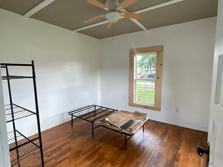 701 W McRae Ave — Photo 6