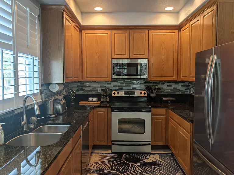 Updated Kitchen. Newer Fridge, Microwave and Dishwasher in 2022