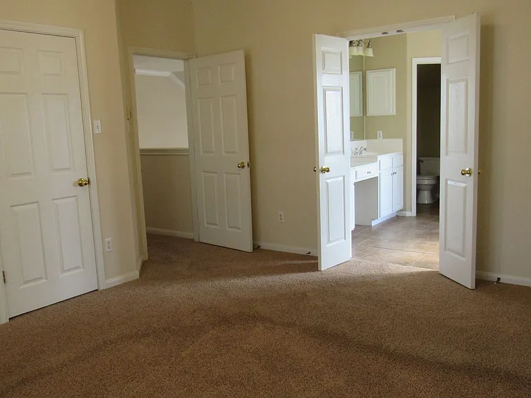 2033 Creole Dr — Photo 8