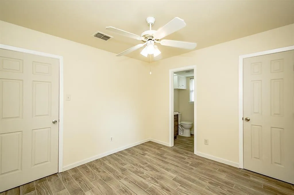 3 bed, 1.5 bath, 1039 sqft, $1,675 — Photo 2