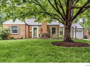 853 Victoria Pl, Saint Louis, MO