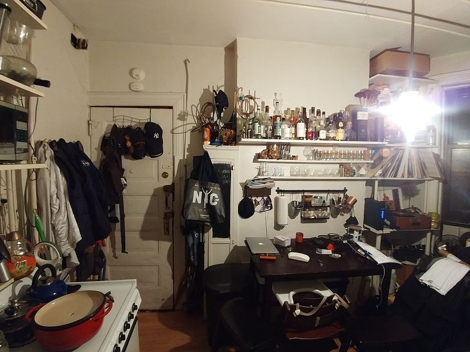 2nd image of 182 Hester St APT 15
