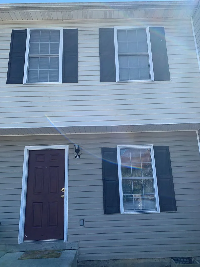 3 Bedroom 2.5 Half Bath Townhouse — Photo 1